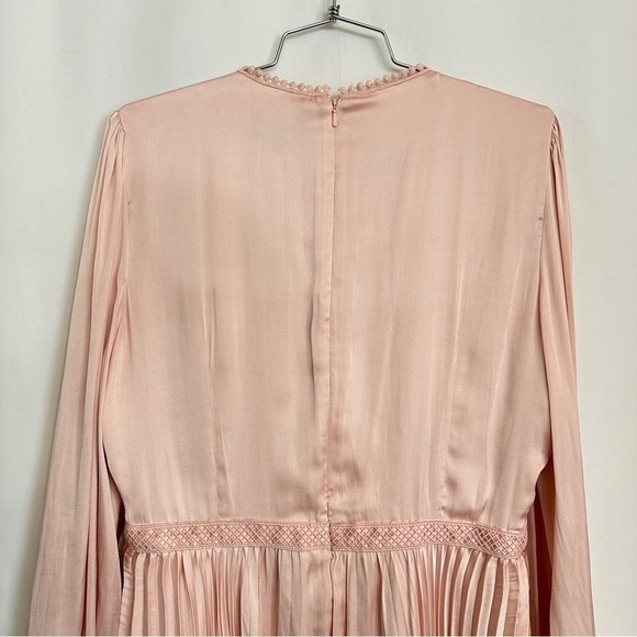 Bardot Women's Long Sleeves Satin Olivia Crochet Lace Minidress sz 10/L - Picture 11 of 16